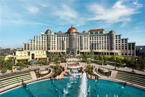 Universal Helios Grand Hotel, Loews