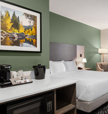 La Quinta Inn & Suites by Wyndham