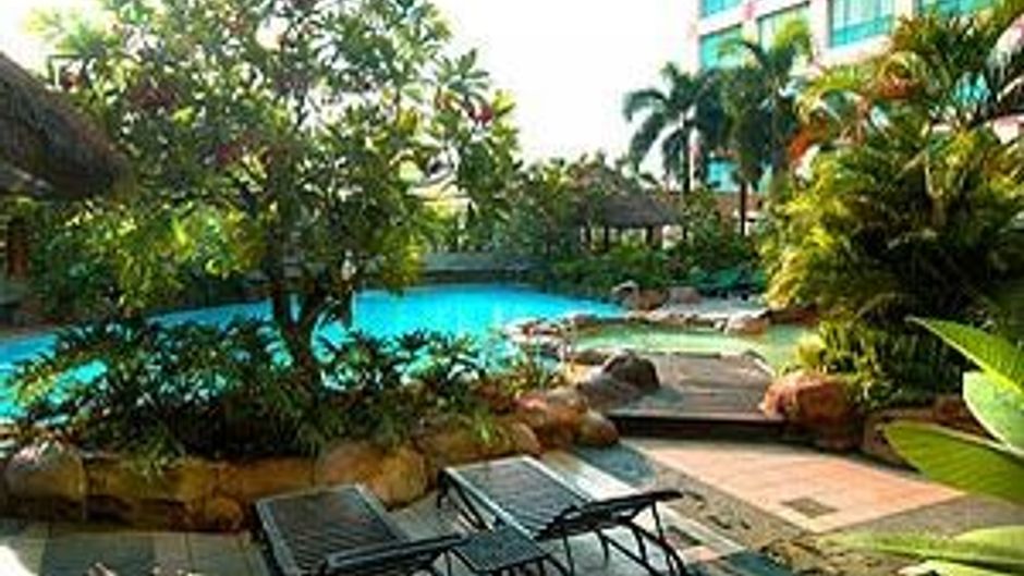 Hotel Ciputra Jakarta Pool