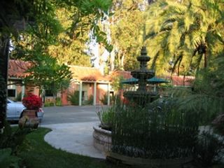 Vineyard Inn Hotel
