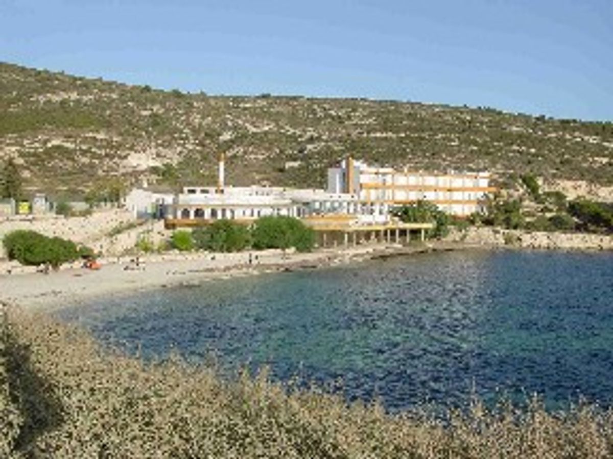 Naples International Airport - Wikipedia, image size:1200x900