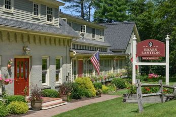 Brass Lantern Inn B&B