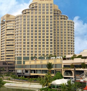 One World Hotel
