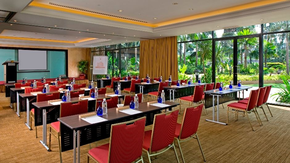 One World Hotel Meeting