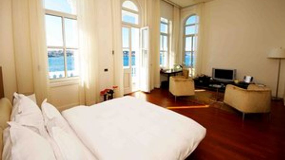 Ajia Hotel Suite
