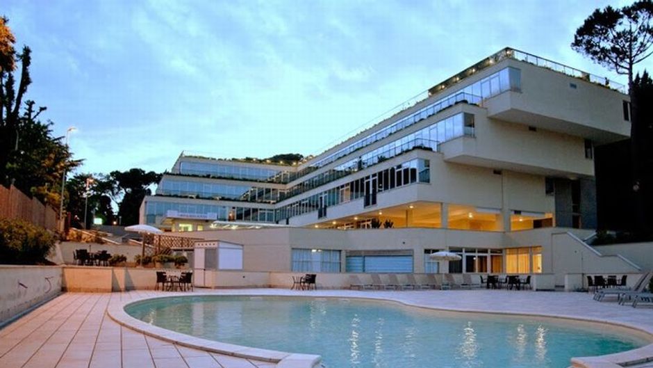 Cardinal Hotel Saint Peter Exterior