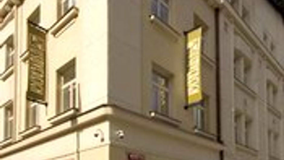 Hotel Sovereign Exterior