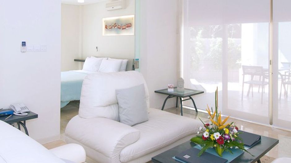 FuramaXclusive Ocean Beach, Seminyak Suite