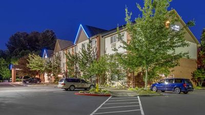Comfort Inn & Suites Lake Oswego South