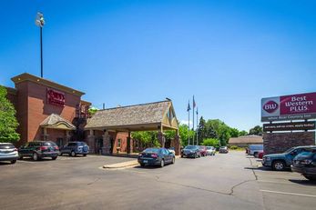 Best Western Plus White Bear Country Inn