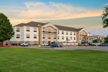 Comfort Suites