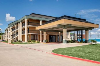 Quality Inn & Suites Fort Worth
