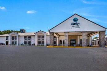 Clarion Pointe Marshall