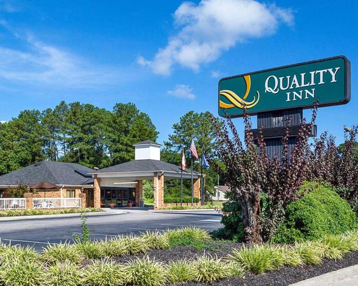 Quality Inn- Tourist Class Petersburg, VA Hotels- GDS Reservation Codes:  Travel Weekly