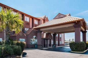 Econo Lodge Inn & Suites