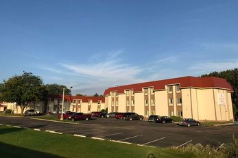 Ramada by Wyndham Albert Lea