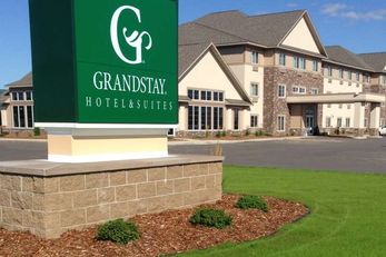 GrandStay Hotel & Sts Thief River Falls