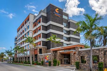 Comfort Suites Ft. Airport & Cruise Port