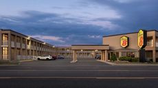 Super 8 Windsor/Dougall