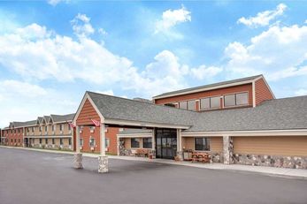 AmericInn Lodge & Suites Calumet