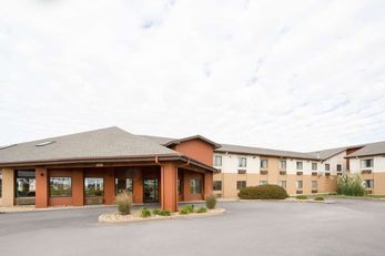 AmericInn Hotel & Suites Mount Pleasant
