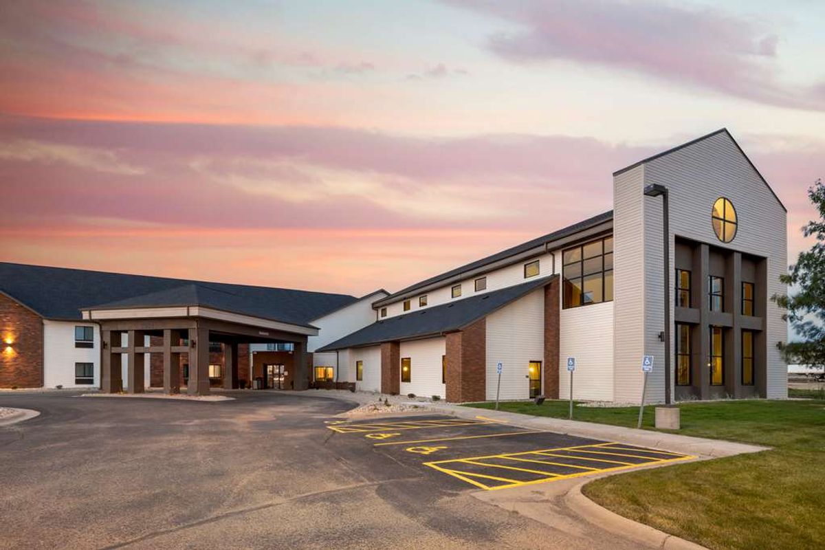 Best Western Watertown Inn and Suites Tourist Class Watertown, SD