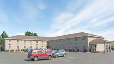 Super 8 by Wyndham Lewiston
