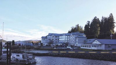 Quarterdeck Resort & Marina
