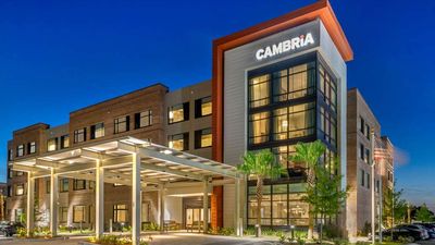 Cambria Charleston Riverview Hotel