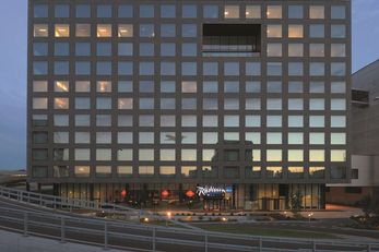 Radisson Blu Airport Hotel