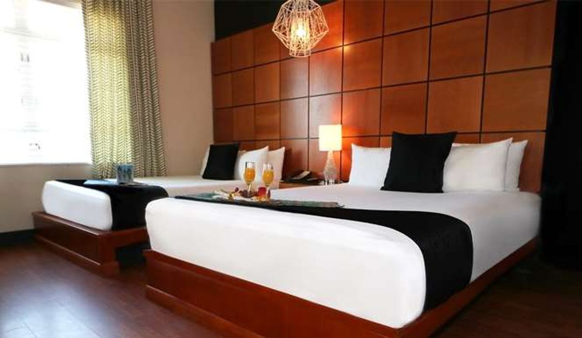 The Chesterfield Hotel & Suites Miami Beach, FL Hotels First Class