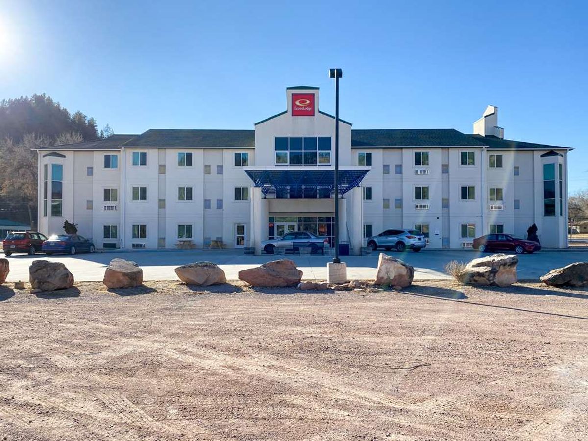 econo lodge travel weekly