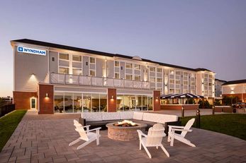 Wyndham Newport Hotel at Atlantic Resort