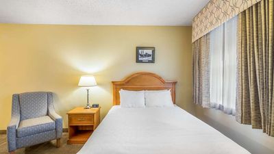 Clarion Hotel & Suites Fairbanks