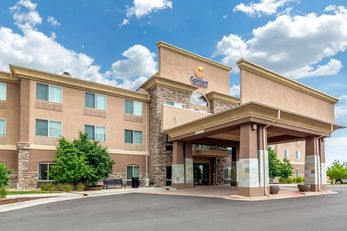 Comfort Inn & Suites Denver North