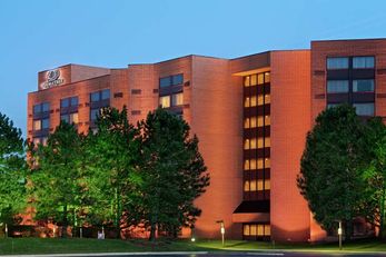 DoubleTree by Hilton Lisle Naperville