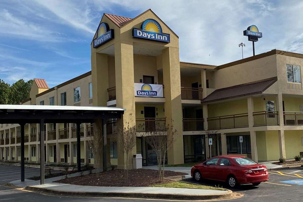 Days Inn & Suites by Wyndham Stockbridge South Atlanta