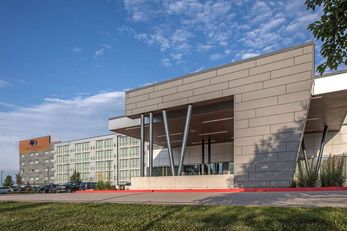 DoubleTree by Hilton Omaha Southwest