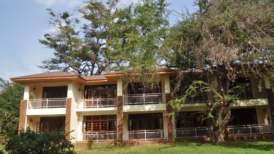 Hunters Lodge Exterior