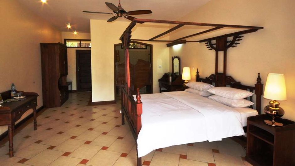 Hunters Lodge Room