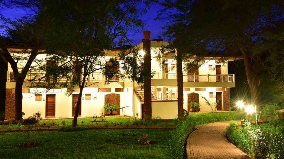 Hunters Lodge Exterior