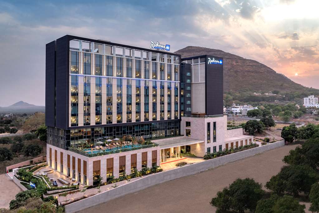 Radisson Blu Plaza Delhi Airport, Delhi - Book by Hour & Save Upto 70% on  Delhi Hotels