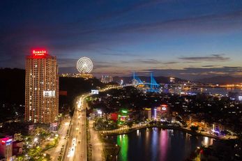 Ramada Hotel & Stes Wyndham Ha Long Bay