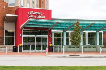 Hampton Inn & Suites Erie Bayfront