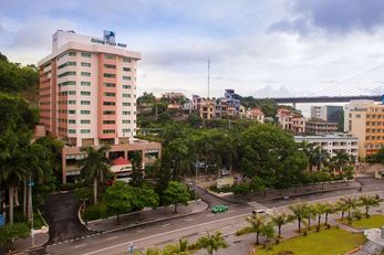 Ha Long Plaza