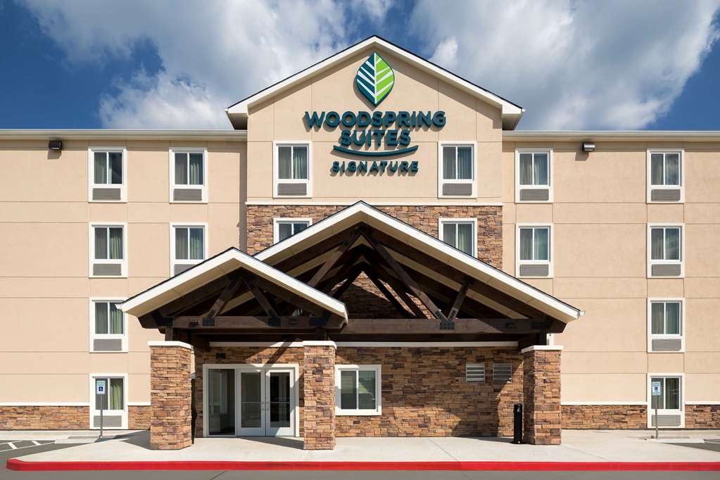 Extended Stay Hotel in Bakersfield, CA | WoodSpring Suites Bakersfield  Airport