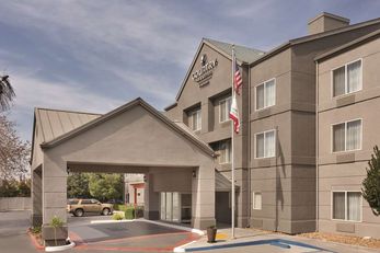 Country Inn & Suites Fresno North
