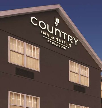 Country Inn & Suites Dubuque