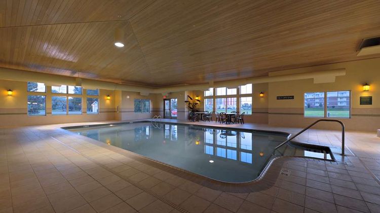Country Inn & Suites Grand Forks Pool