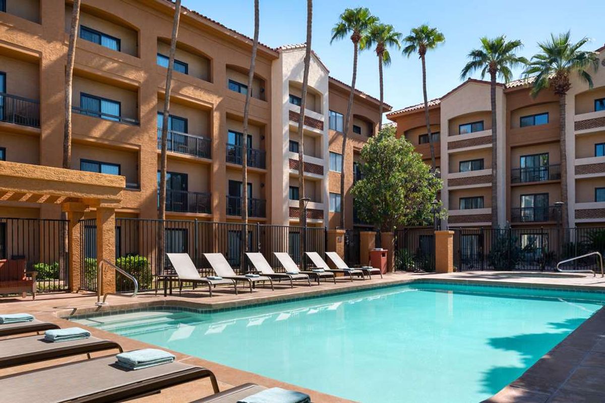 Sonesta Select Phoenix Camelback Phoenix, AZ Hotels First Class